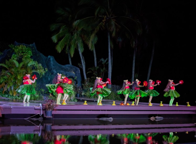 Kauai with Kids: Smith Family Luau and River Cruise